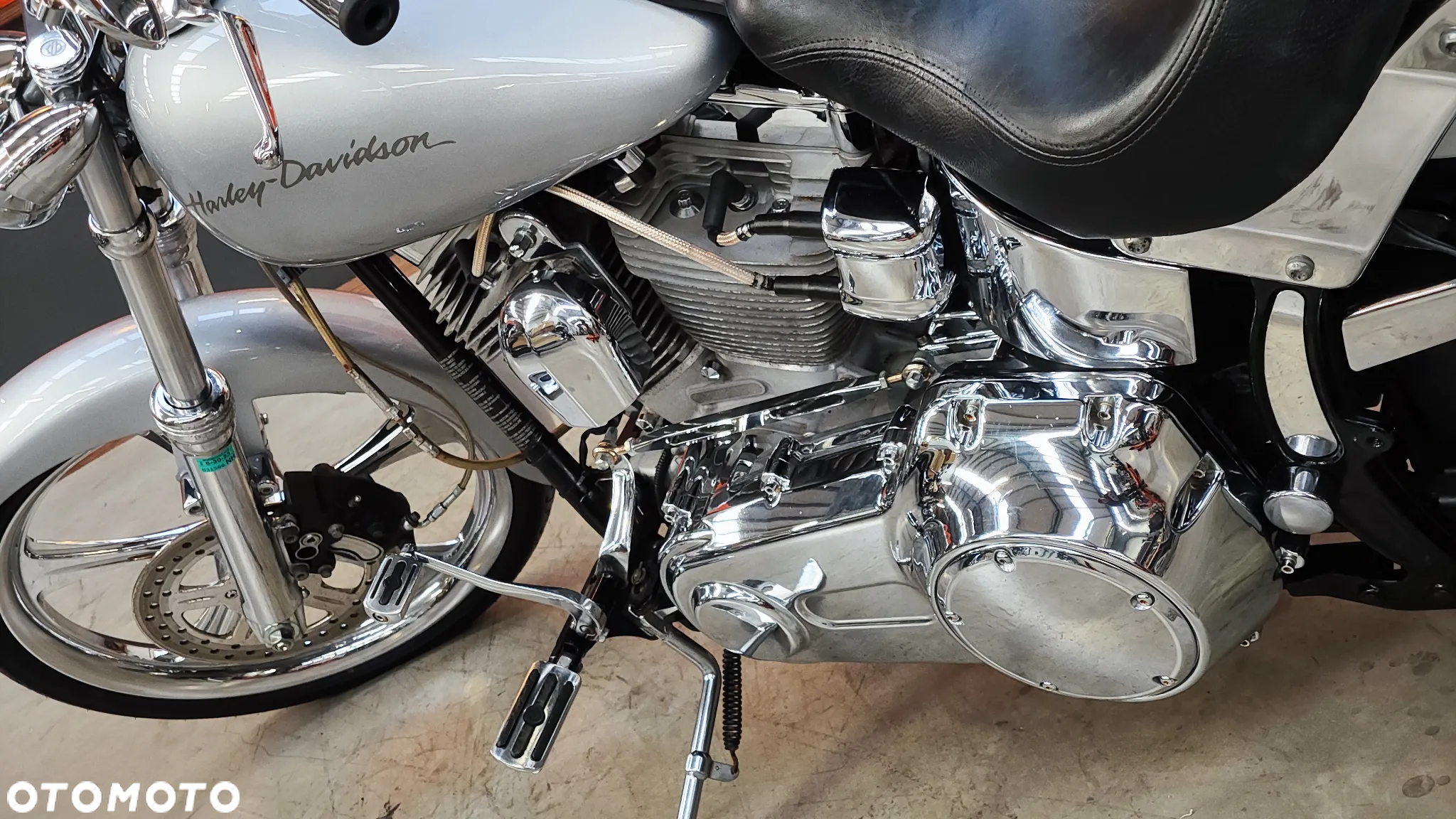 Harley-Davidson Softail Custom - 23