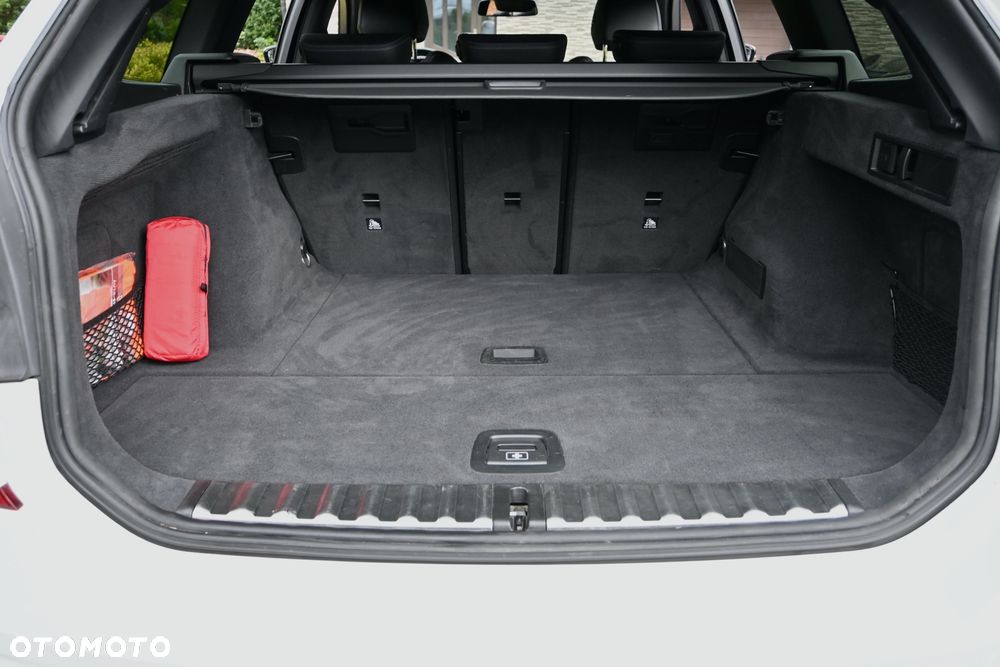 BMW Seria 3 320d xDrive Edition M Sport Shadow - 37