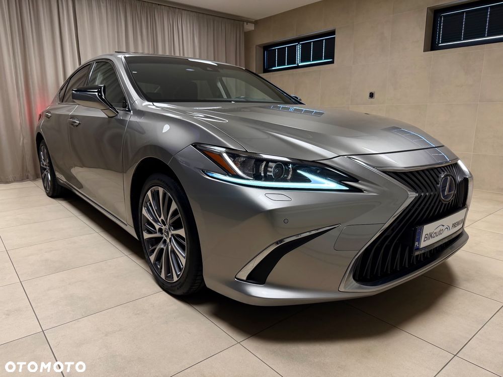 Lexus ES 300h Business Edition + - 6