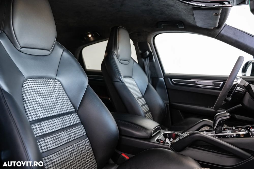 Porsche Cayenne Tiptronic S Platinum Edition - 10