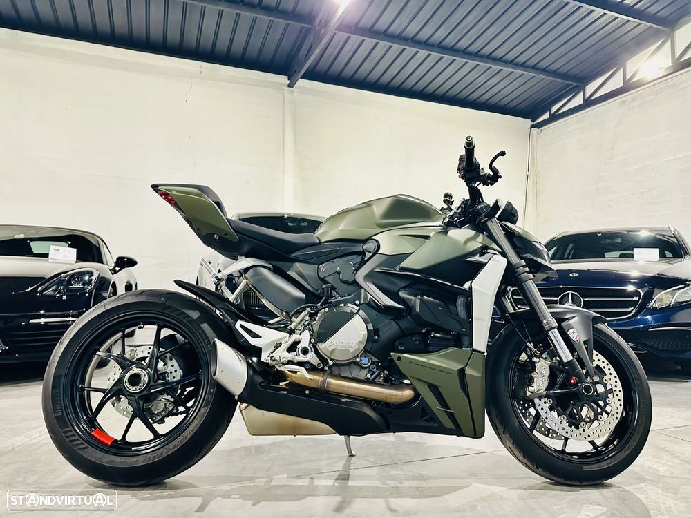 Ducati Streetfighter V2 - 1
