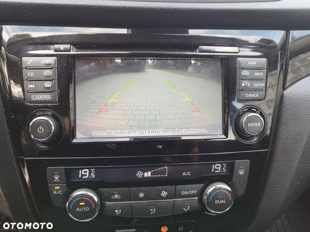 Nissan Qashqai 1.2 DIG-T N-Connecta EU6 - 17