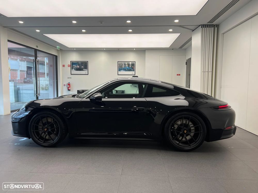 Porsche 911 (992) Carrera GTS - 2