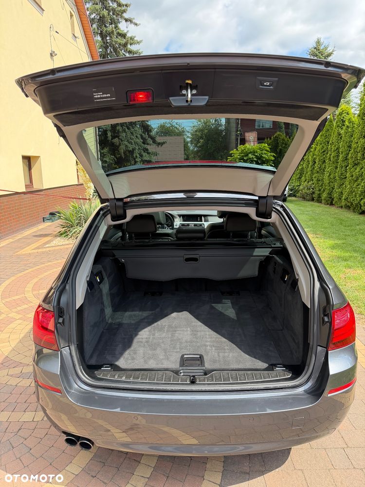 BMW Seria 5 525d Luxury Line - 25