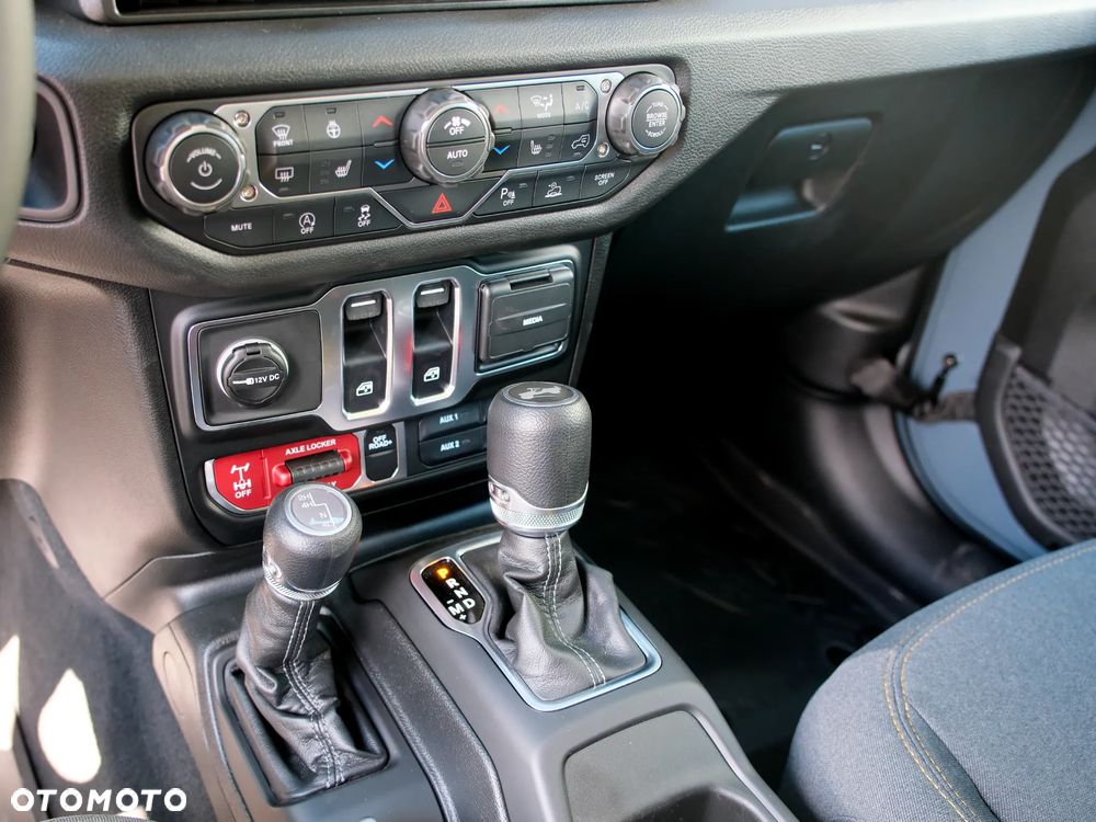 Jeep Wrangler - 19
