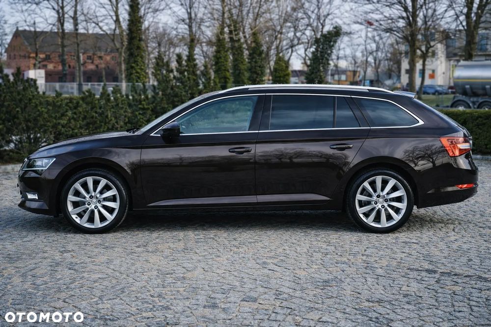 Skoda Superb 2.0 TDI SCR Sportline DSG - 6