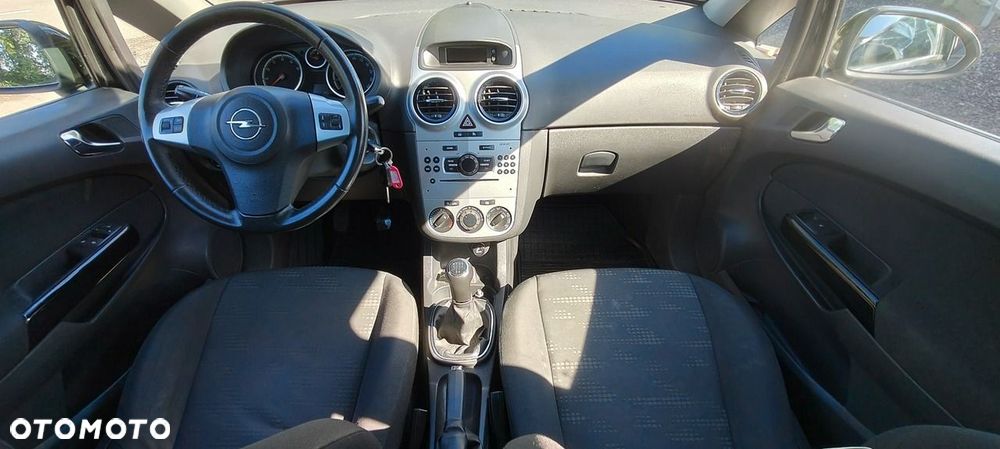 Opel Corsa 1.2 16V Edition / Active - 8