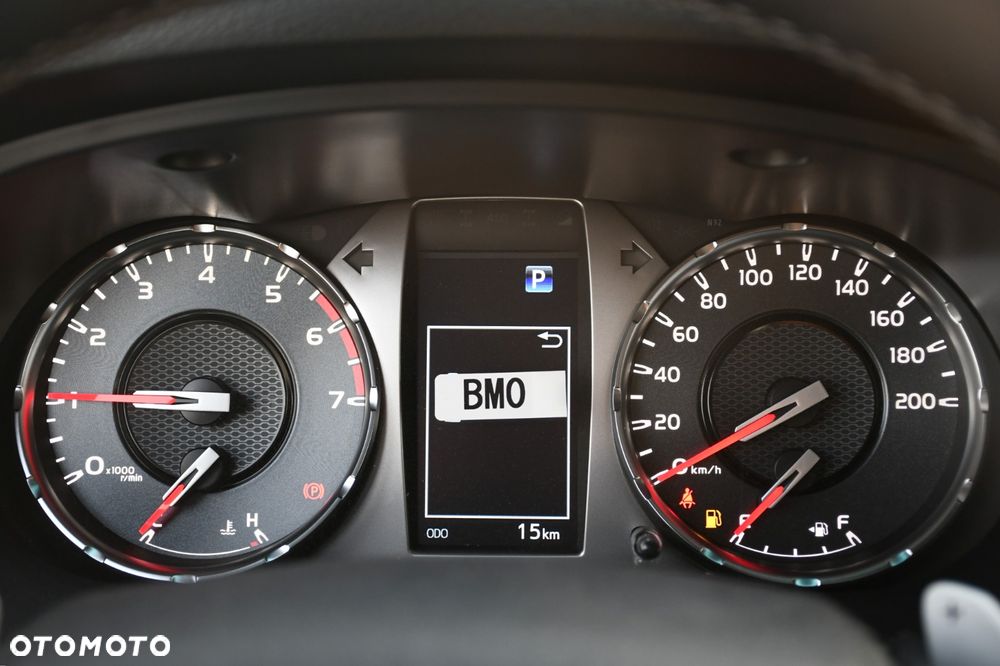 Toyota Hilux - 10