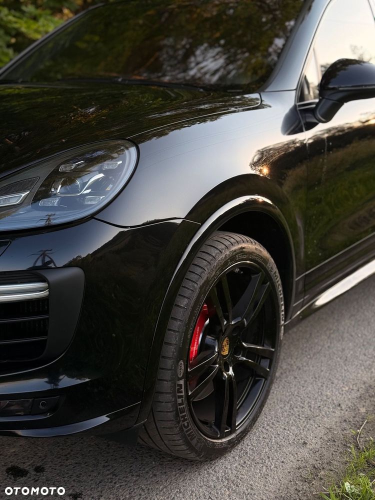 Porsche Cayenne Turbo - 4