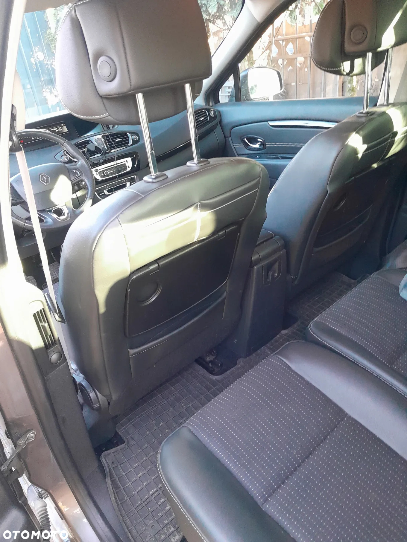 Renault Scenic ENERGY TCe 130 BOSE EDITION - 12