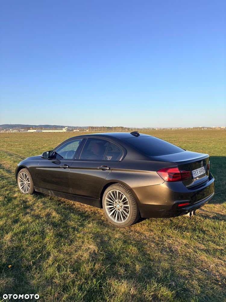 BMW Seria 3 320d xDrive Luxury Line - 7