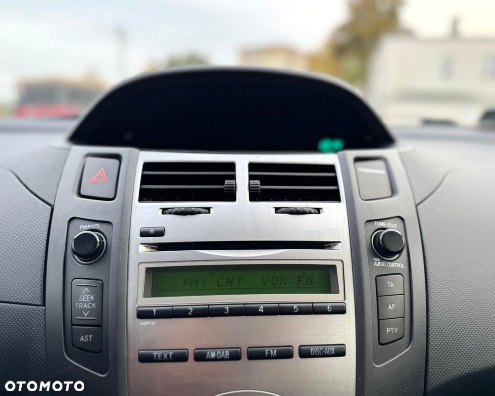 Toyota Yaris 1.33 Luna - 17