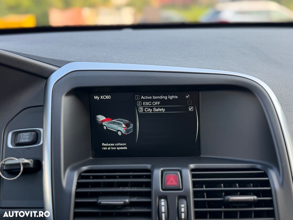 Volvo XC 60 D4 Geartronic Summum - 24