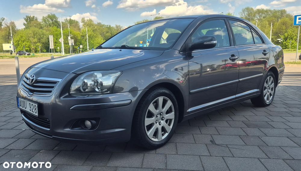 Toyota Avensis 2.0 VVT-i Executive - 1