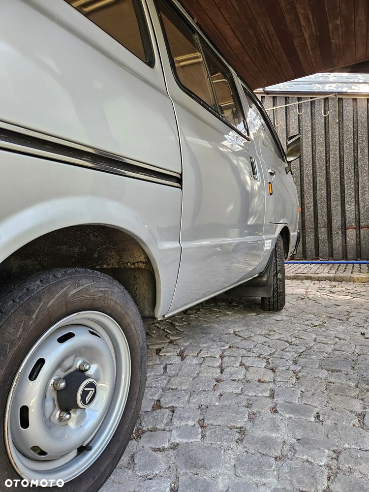 Nissan Vanette - 4