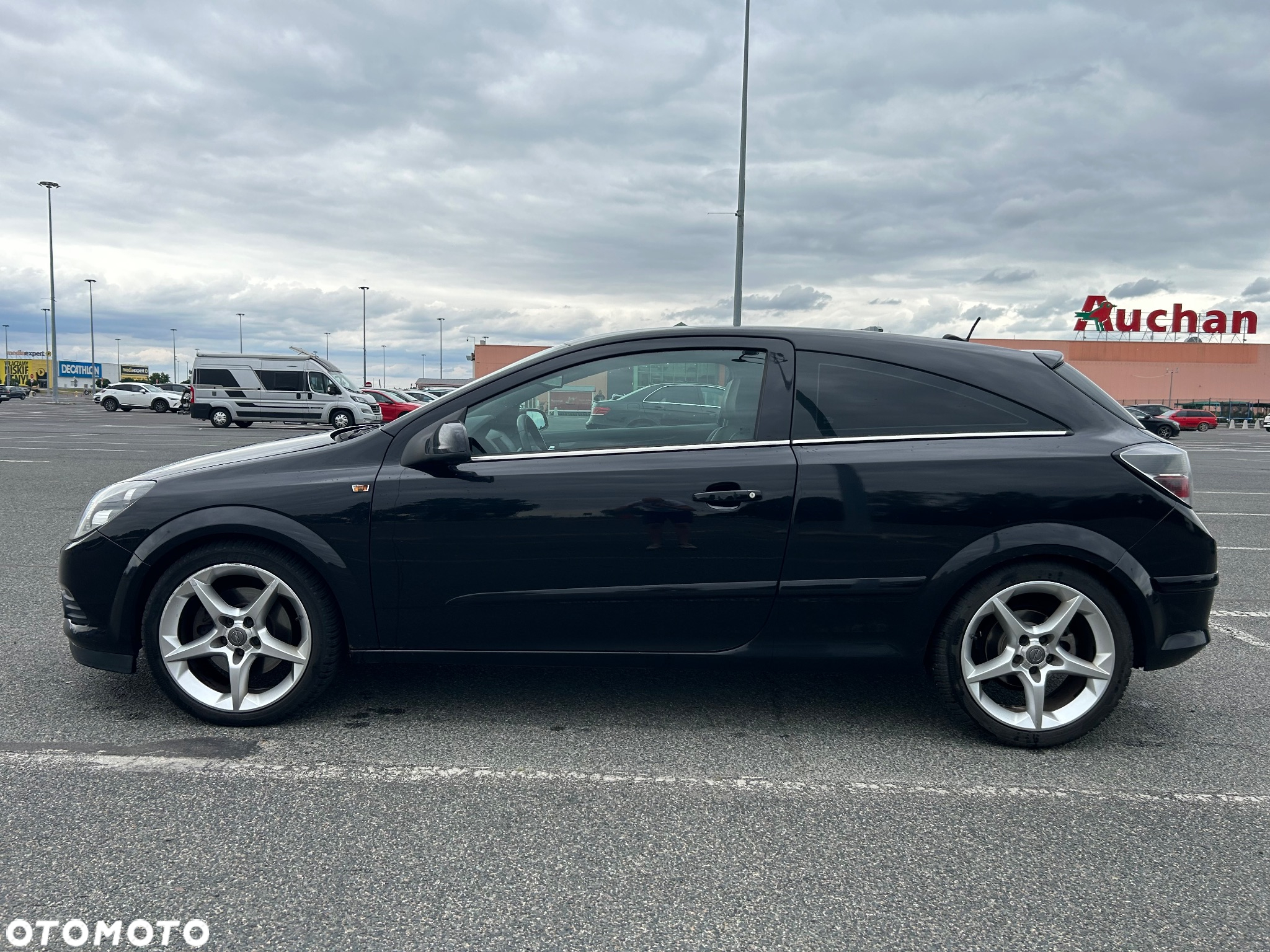Opel Astra III GTC 2.0 T Cosmo - 6