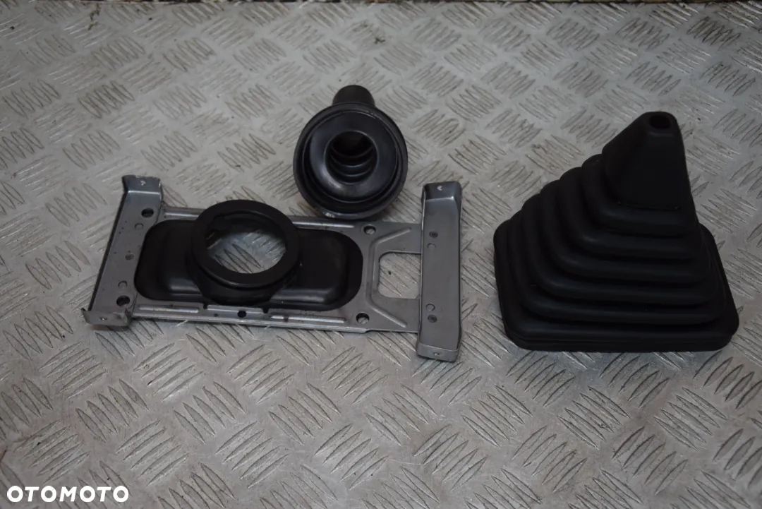 SUZUKI JIMNY OSŁONA LEWARKA MIESZEK KPL. - 5