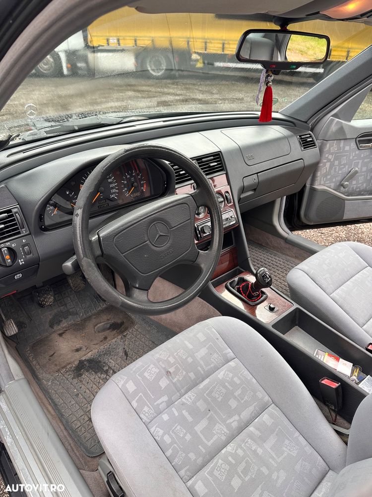 Mercedes-Benz C - 7