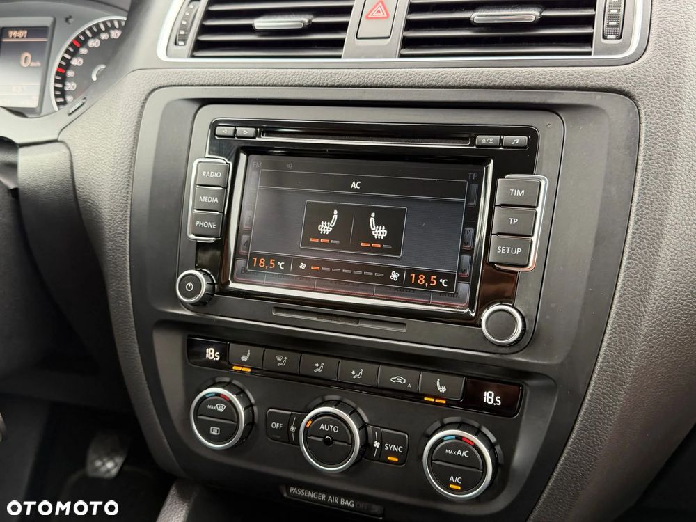 Volkswagen Jetta 1.4 TSI Highline Optimum - 32
