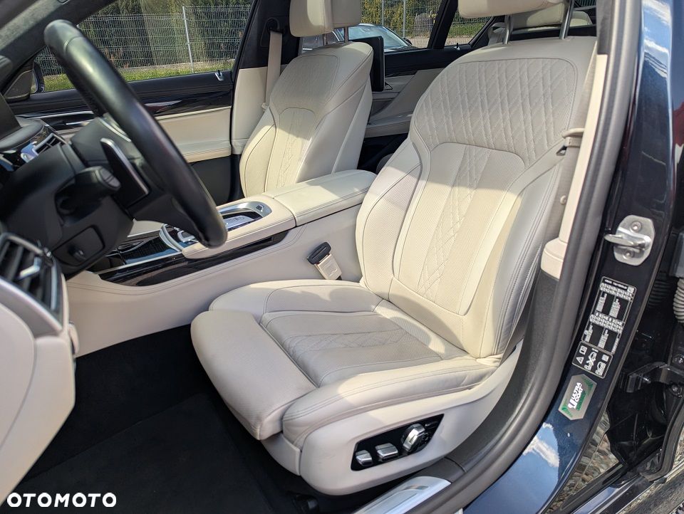 BMW Seria 7 750Ld xDrive - 23