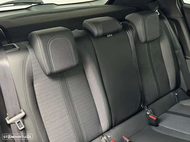 Peugeot 2008 1.5 BlueHDi Allure EAT8 - 25