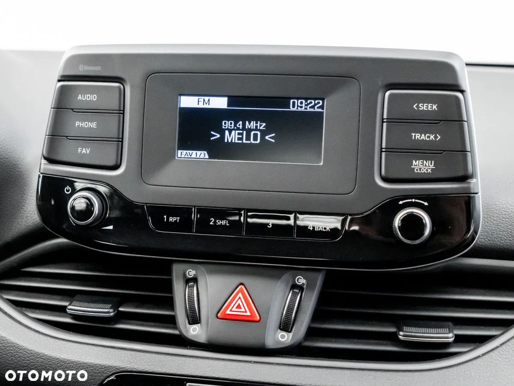 Hyundai i30 1.5 DPI Classic + - 17