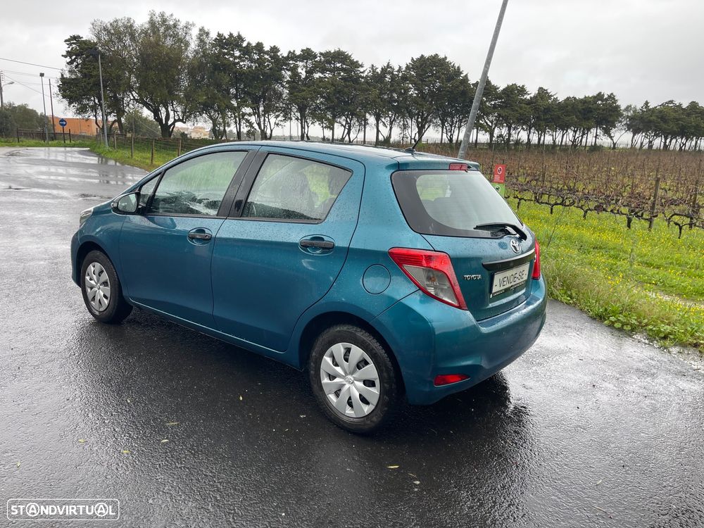 Toyota Yaris 1.0 VVT-i Comfort+P.Style - 4