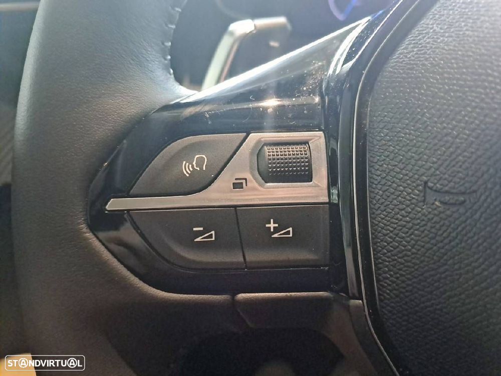 Peugeot 208 1.2 Hybrid Allure e-DCS6 - 15