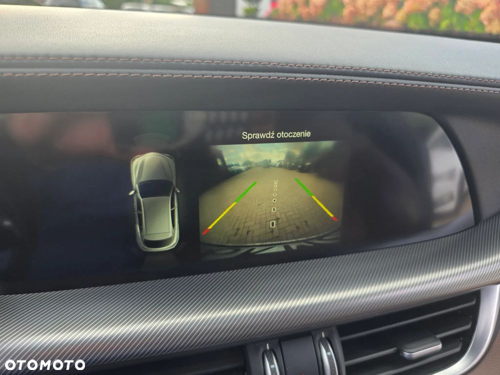 Alfa Romeo Stelvio - 32
