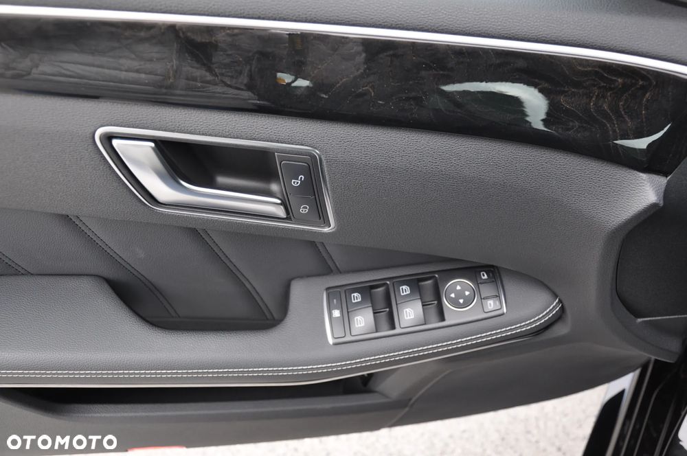 Mercedes-Benz Klasa E 250 CDI 4-Matic BlueEff Avantgarde - 30
