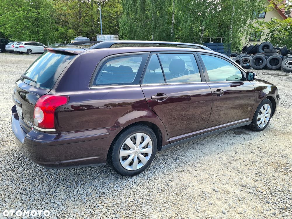 Toyota Avensis - 9