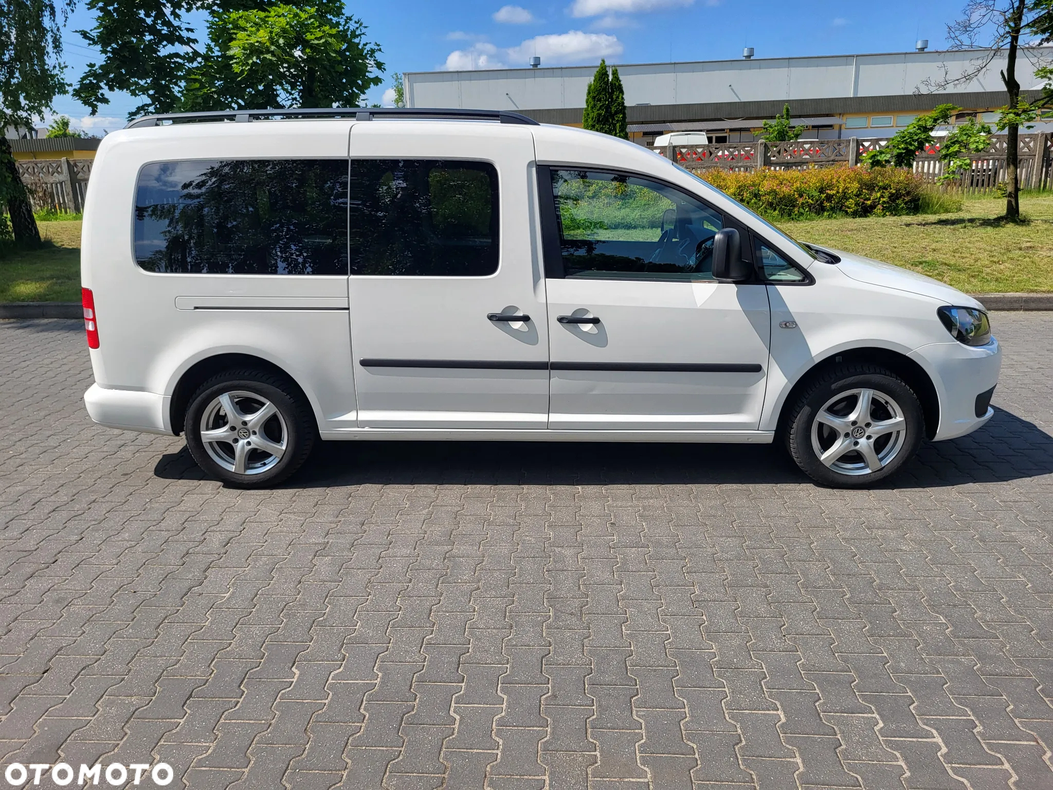 Volkswagen Caddy Maxi 1.6 TDI Trendline Mixt - 9