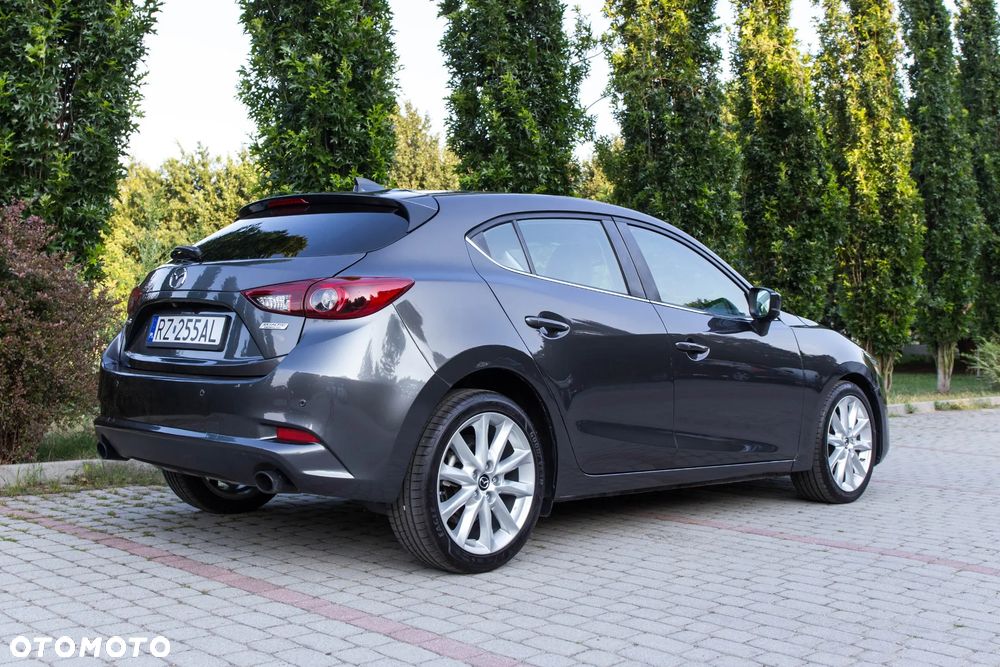 Mazda 3 - 4