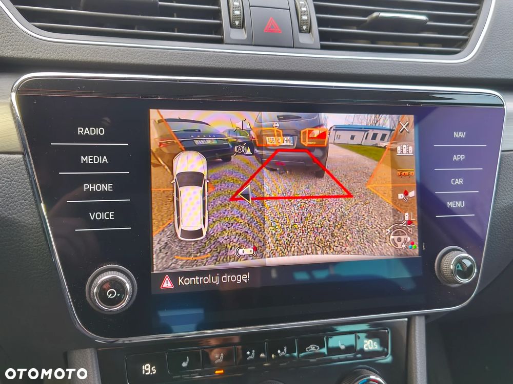 Skoda Superb 2.0 TDI DSG Ambition - 31