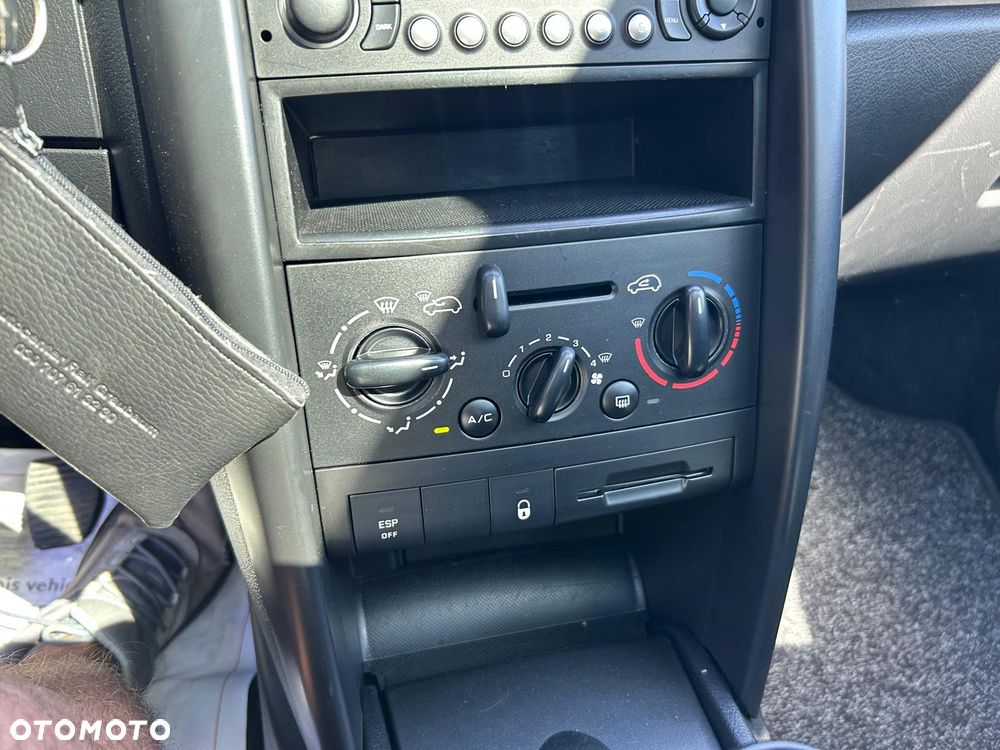 Peugeot 207 95 VTi Filou - 27