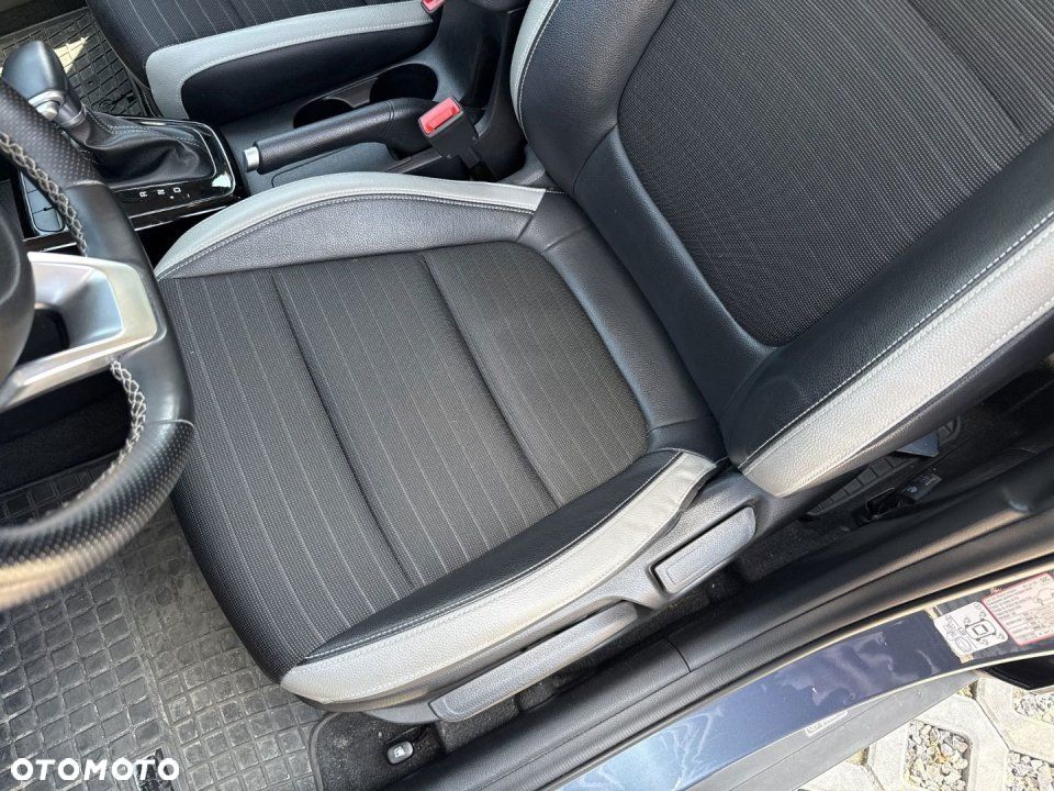 Kia Stonic - 24