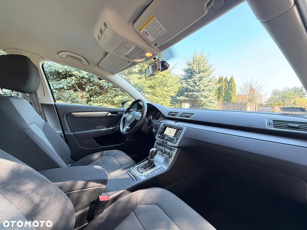 Volkswagen Passat 2.0 TDI Highline DSG - 28