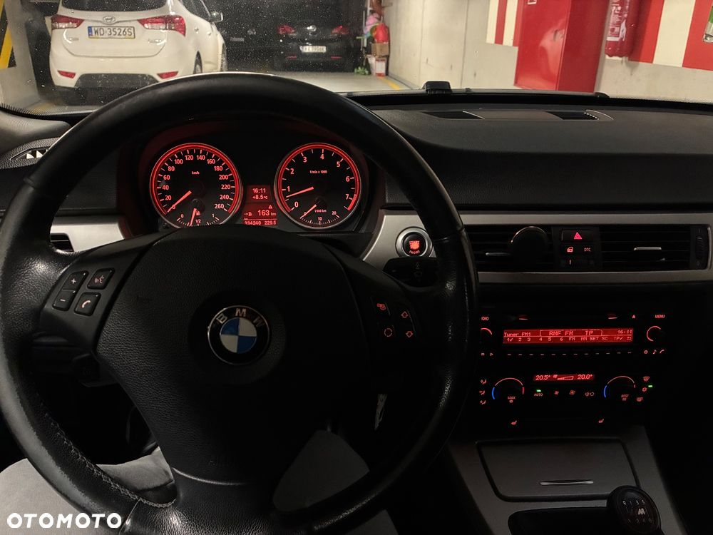 BMW Seria 3 325i - 16