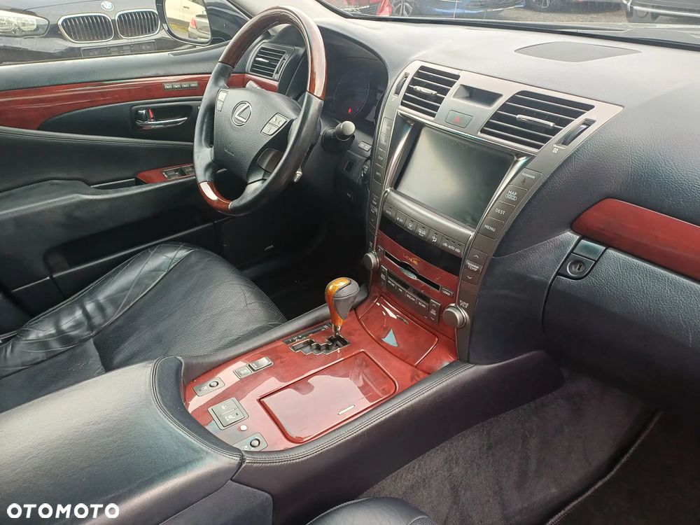 Lexus LS 460 Prestige - 11
