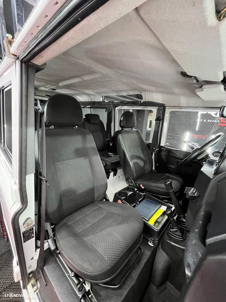 Land Rover Defender 110 DPF SE - 9