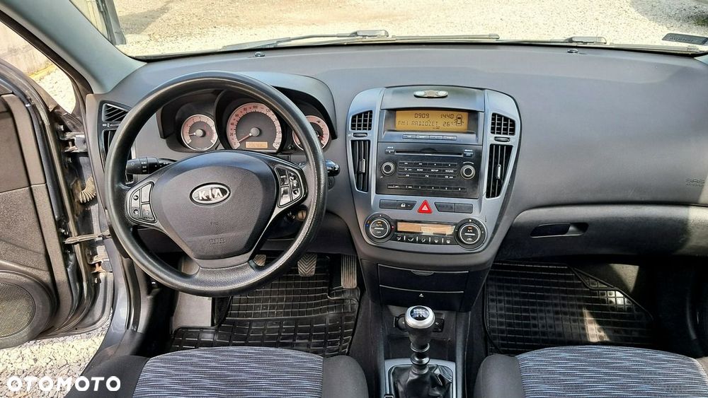 Kia Ceed - 7