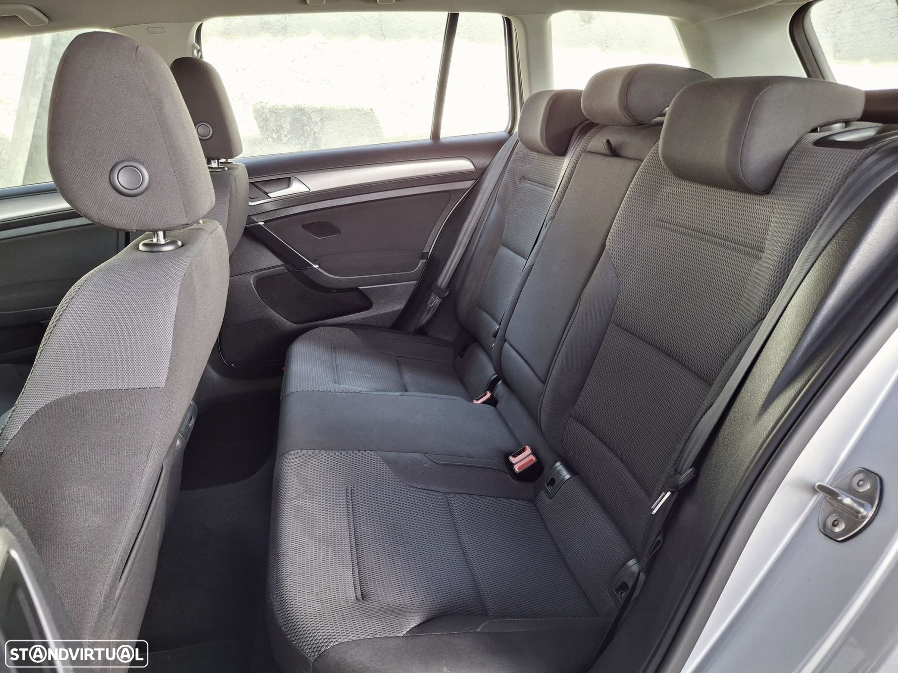 VW Golf 1.6 TDi Confortline - 11