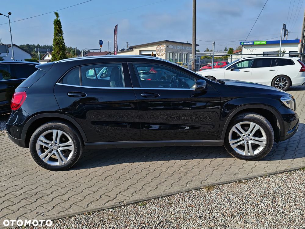 Mercedes-Benz GLA - 10