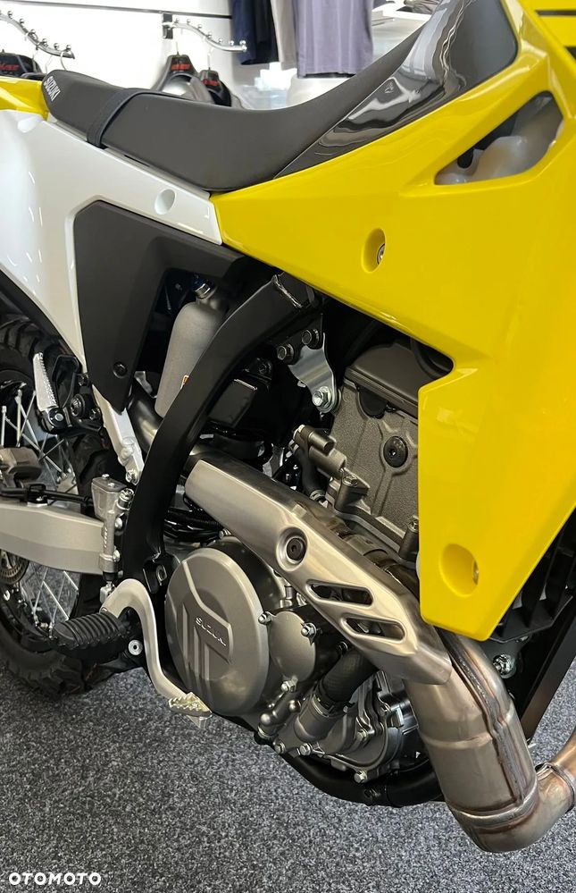 Suzuki DR-Z - 18