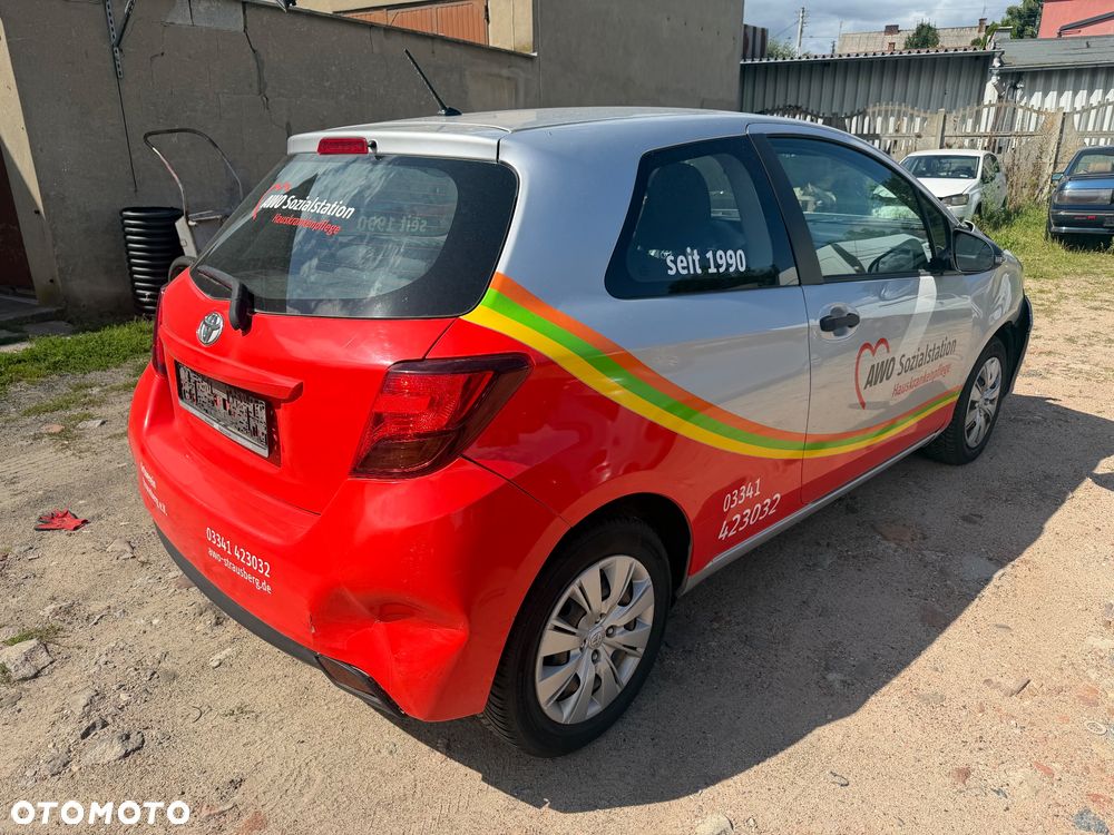 Toyota Yaris 1.0 Luna A/C - 3