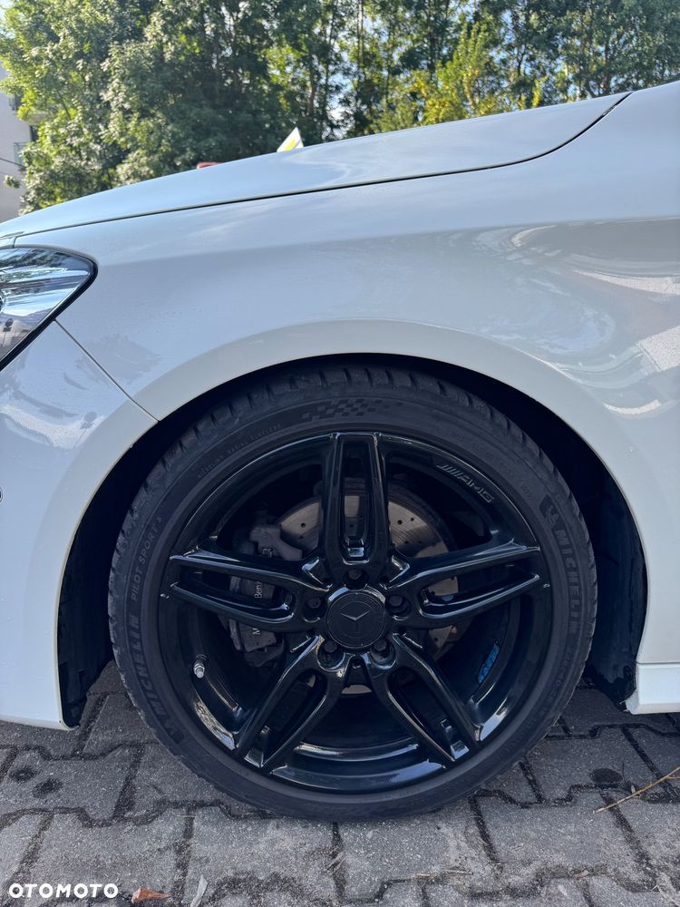 Mercedes-Benz CLA 200 7G-DCT AMG Line - 17