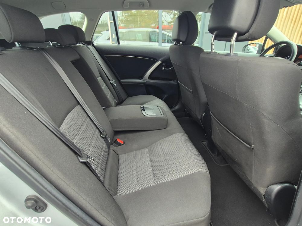Toyota Avensis Touring Sports 1.8 Comfort - 28