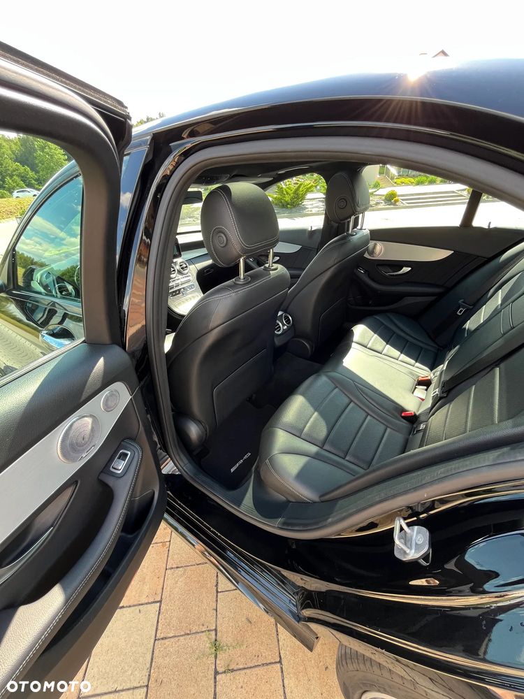 Mercedes-Benz Klasa C 300 9G-TRONIC - 18