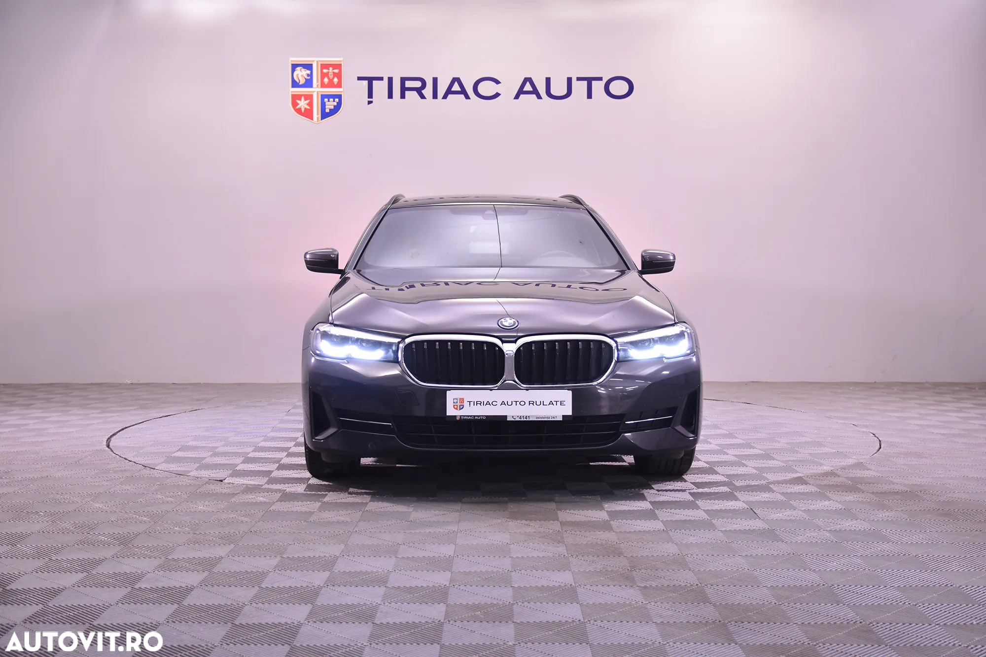 BMW Seria 5 530e xDrive Touring Aut. - 8