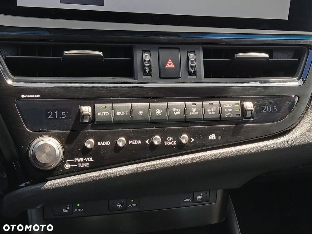 Lexus ES - 24